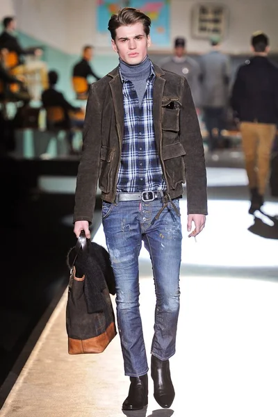 Look 17